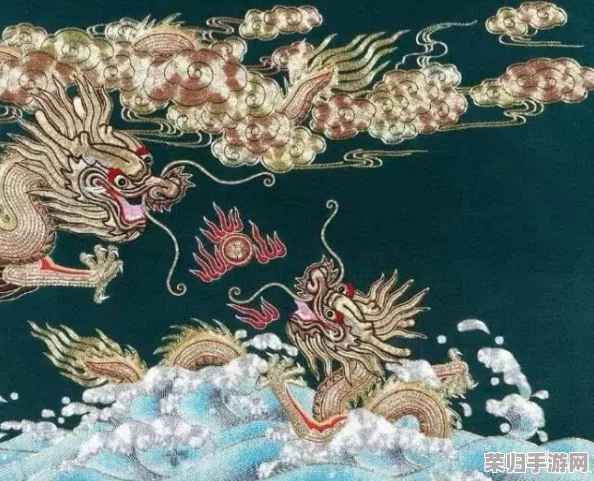 佛帐潮绣凸浮双龙,金丝缠绕织就仙宫,云霞缭绕显神通 佛帐潮绣凸浮双龙,金丝缠绕织就仙宫,云霞缭绕显神通