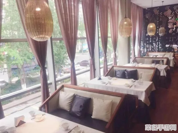 张津瑜落地窗酒店叫什么名字？这家酒店真的很有特色和品味