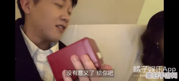 啊 用力 嗯 轻一点：细腻的情感表达与微妙的身体互动，令人心动不已