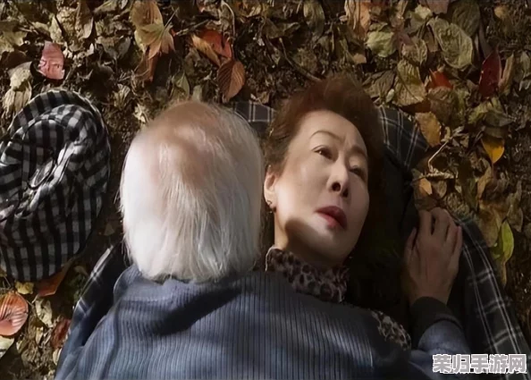 乡下老妇供我泄欲，网友热议：这背后隐藏着怎样的人性与情感纠葛？