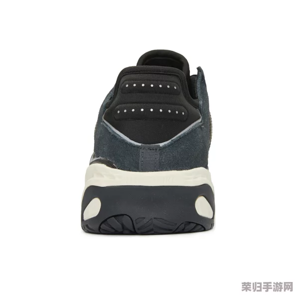 三叶草gy8566：时尚潮流与运动风的完美结合，尽显个性魅力与活力气息
