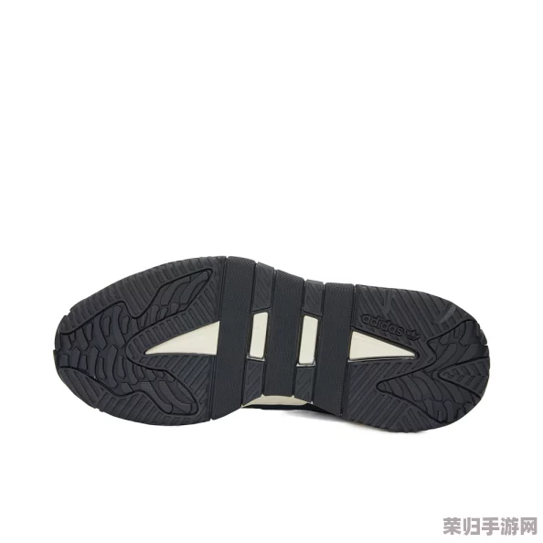 三叶草gy8566：时尚潮流与运动风的完美结合，尽显个性魅力与活力气息