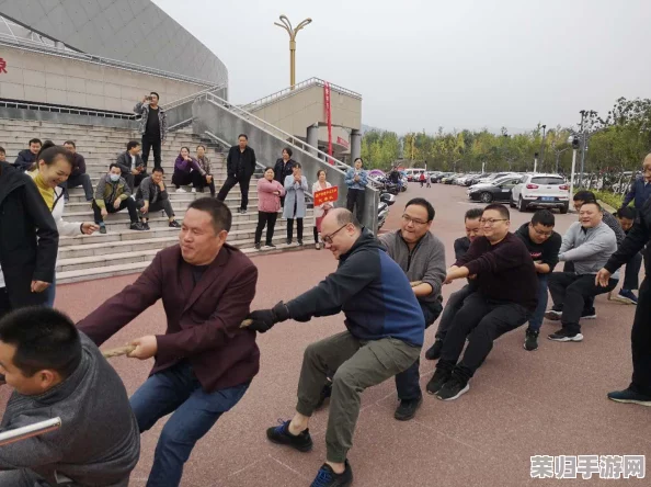 c17.大家一起草，畅享团体活动的乐趣与友谊，共创美好回忆！