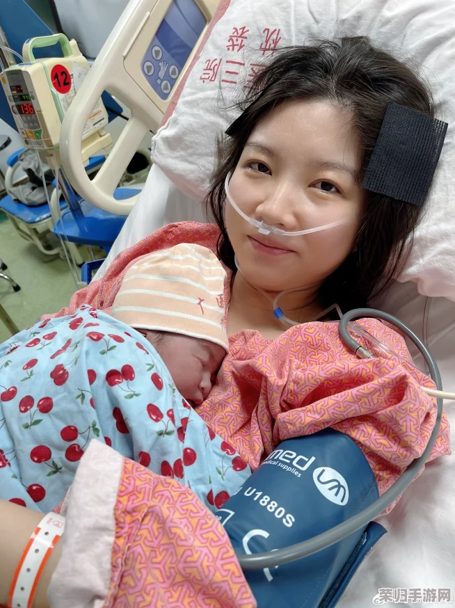 海角封神妈妈产子一月后，分享育儿心得与生活变化，引发网友热议与共鸣
