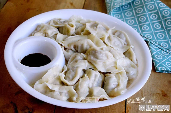 “授课方式po肉馅小水饺，网友称其为‘舌尖上的课堂’让学习变得美味又有趣”