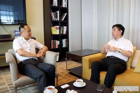 吴亮和陆华的后续发展历史：从初识到合作共赢，见证了时代变迁与个人成长的精彩旅程