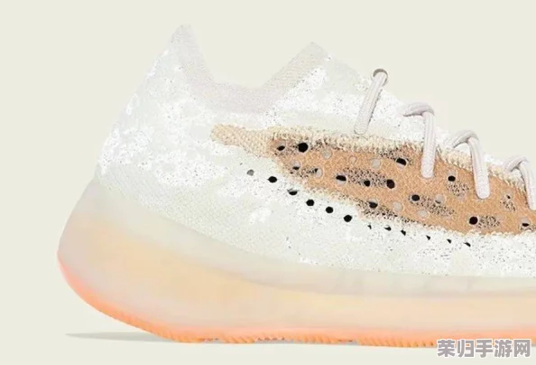 yeezy蜜桃满天星，脚踩云端心飞扬，潮流新宠引领时尚风向标