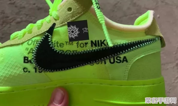 yeezy蜜桃满天星，脚踩云端心飞扬，潮流新宠引领时尚风向标