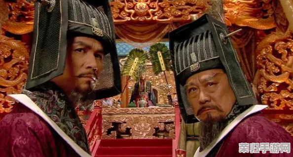 “两峰夹小溪地湿又无泥诗小说：细腻描绘自然之美，情感深邃引人共鸣”