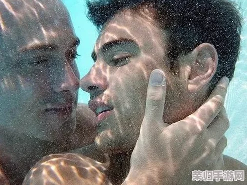 亚洲男同GAY洗澡偷拍：隐私侵犯与性别认同的复杂交织，引发社会热议与反思