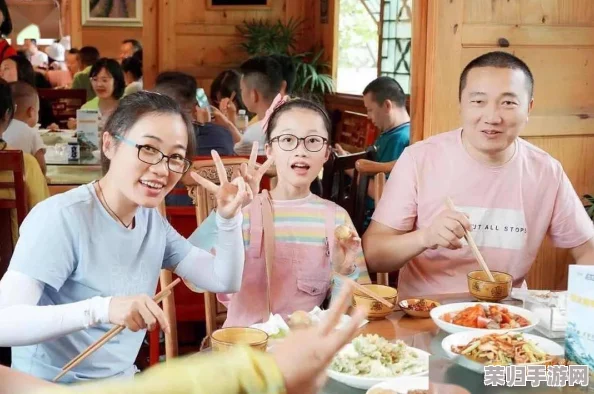 三个姑娘一锅烩:美食与友情交织的温暖故事,体验多彩人生的独特风味与深刻感悟 三个姑娘一锅烩:美食与友情交织的温暖故事,体验多彩人生的独特风味与深刻感悟