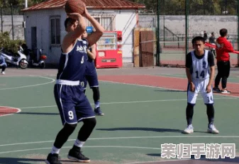 今日老师双开旗跑恩施NBA，热血篮球赛场再掀激情风潮，球迷狂欢不止！