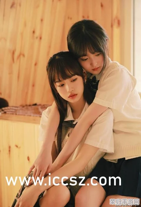 白丝美女被娇喘流出白色，这样的画面真让人心动，太美了！