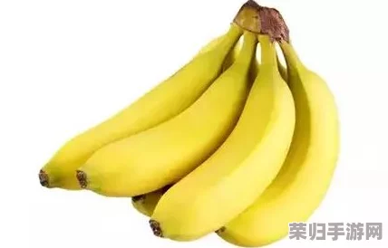 草莓香蕉视频引发热议，网友们称其为“绝妙创意之作，引领视频新潮流”，好评如潮！