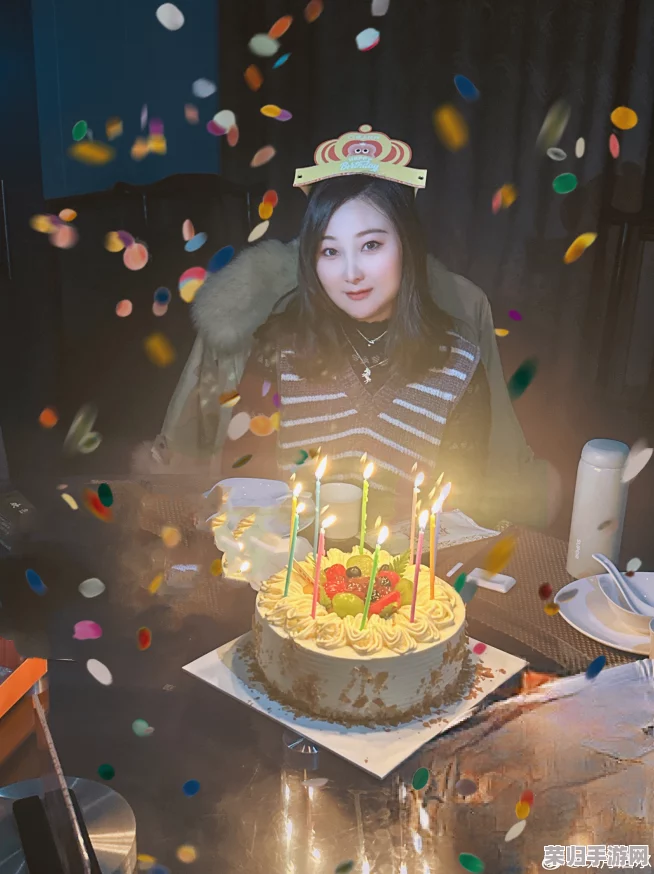 老婆生日三p1,这个庆祝方式真是令人难以忘怀,太特别了,让我更加爱她! 老婆生日三p1,这个庆祝方式真是令人难以忘怀,太特别了,让我更加爱她!