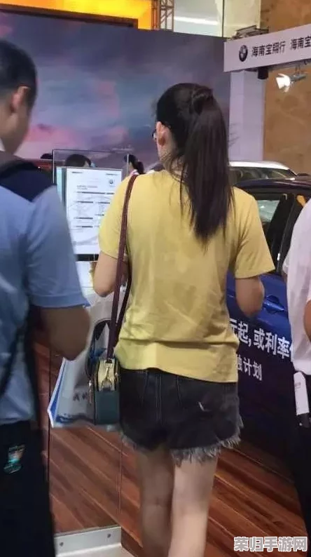 车上忘穿内裤被揉到高潮，真是个让人意想不到的情节，刺激又让人忍不住想要更多！