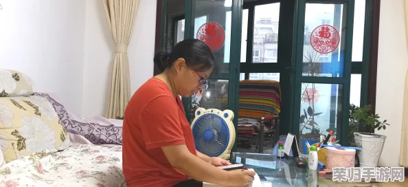 老妈疫情期间宅家5：网友纷纷表示“太真实了”，“这样的生活好像也不错！”