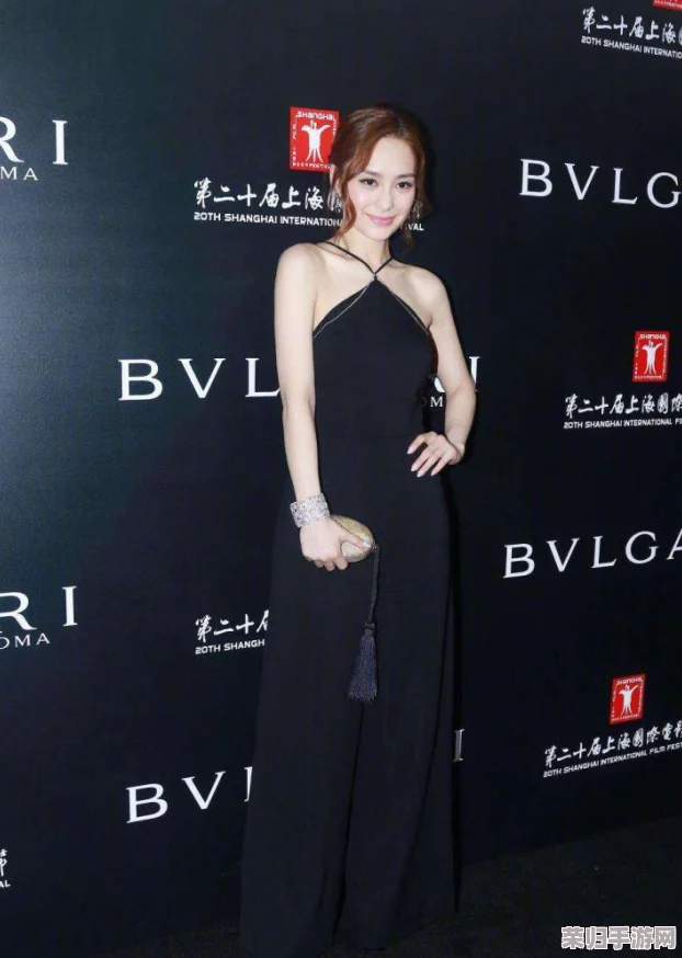 阿娇打开双腿被亲Ps 成图,展现出独特的艺术风格与视觉冲击力,引发热议与讨论 阿娇打开双腿被亲Ps 成图,展现出独特的艺术风格与视觉冲击力,引发热议与讨论