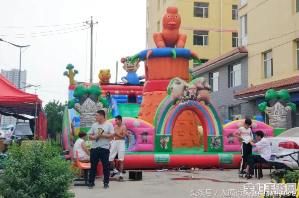 走基层城中村蒙古老阿姨：网友称赞她是社区的温暖使者，展现了最真实的人间百态
