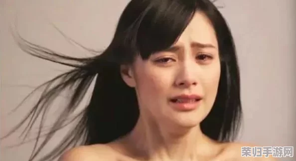 阿娇打开双腿被亲Ps 成图，网友：这效果也太假了，真想看看真实的她！