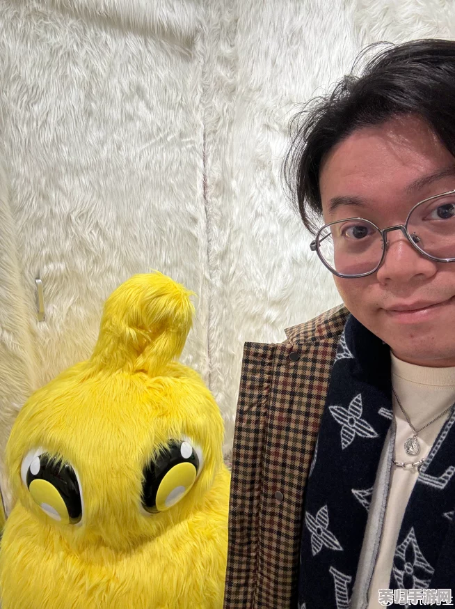 撒尿BBwBBwBBw毛玫瑰：网友热评“创新有趣，给人眼前一亮的感觉，但似乎略显搞怪”