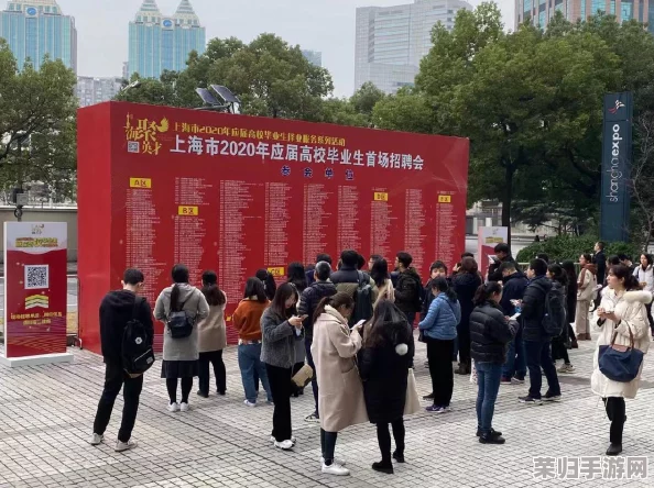 网红戏精刘婷精彩演绎毕业生是谁，网友纷纷点赞她的演技真是出色！