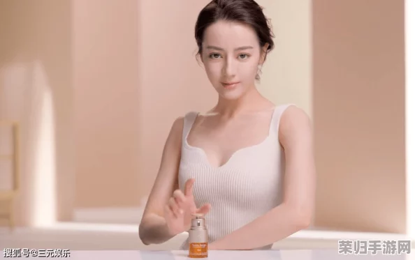 张筱雨两腿玉门打开图的社会影响，引发网友热议与不同评价，彰显文化与艺术的多元解读
