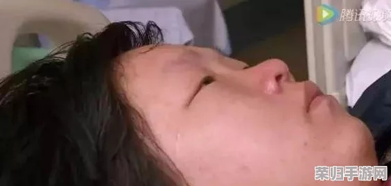 灌水按压肚子哭,网友评价:这种极端做法实在让人心痛,真的不值得! 灌水按压肚子哭,网友评价:这种极端做法实在让人心痛,真的不值得!