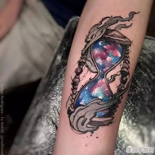 海角大神镶珠纹身妈妈，这份艺术与情感的结合让人惊艳，真的很喜欢这款纹身设计！