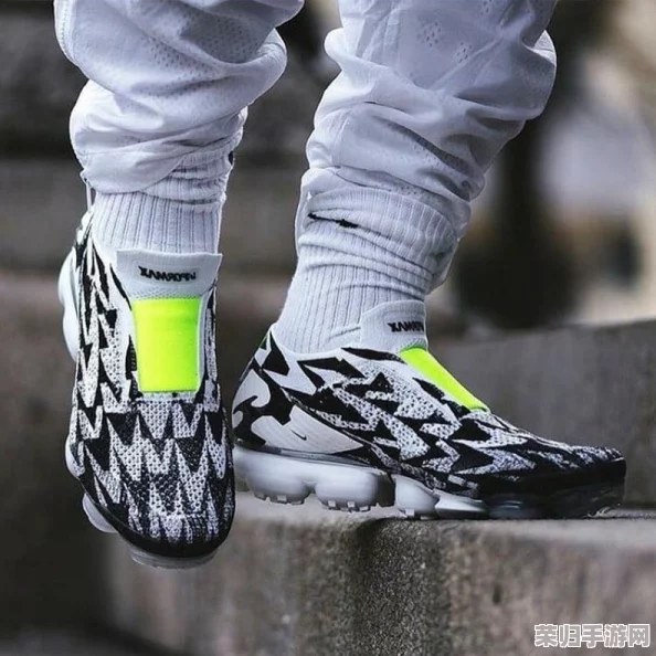亚洲yeezy入口：最新发售情报、限量抢购攻略及价格分析