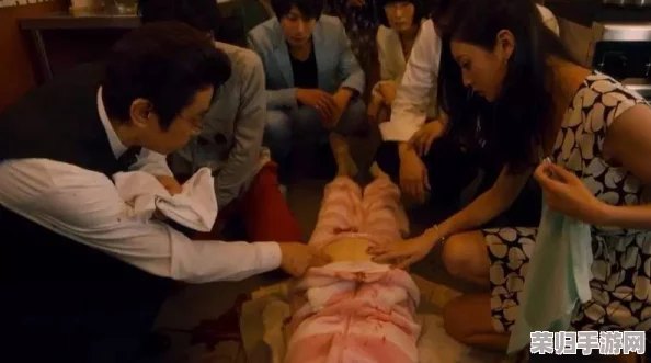 网友热议：脱岳裙子从后面挺进去电影，剧情刺激引发观众共鸣，值得一看！
