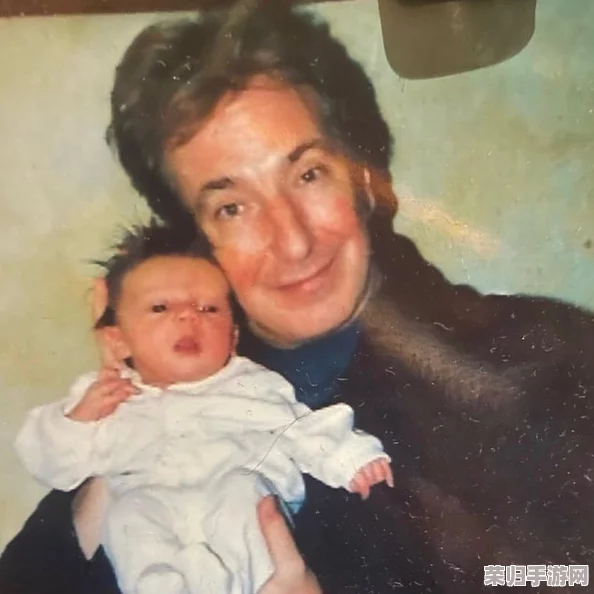 “alanrickman妻子：细数阿兰·里克曼与妻子的深情故事及她对他的影响”