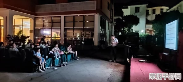 海角社区深夜秘事：揭示隐藏在夜幕下的故事与人情冷暖
