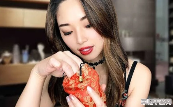 婷婷色婷婷开心五月四房播播，网友热议：内容丰富，笑点十足，成为新一波网络热潮！