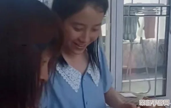 女人巨大荫蒂勃起后，网友惊呼：竟然有这样的生理反应，真是让人大开眼界！