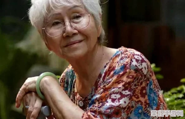 岳丰满多毛的大隂户，网友热评：这部作品真的很真实，让人感受到生活的酸甜苦辣！