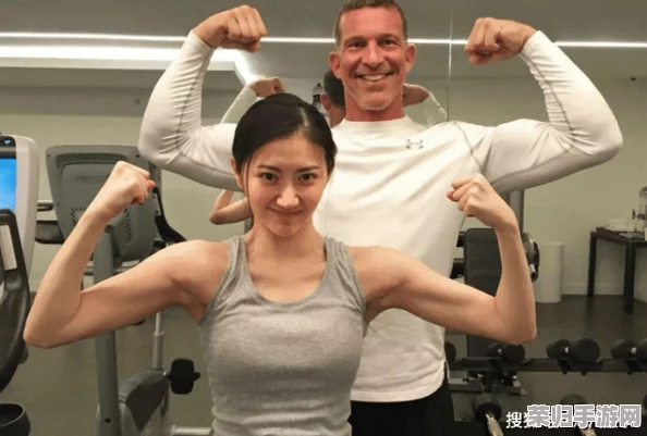 欧美军警猛男男同GAY，网友热议：实力与魅力并存，展现了现代男性的多元风采！
