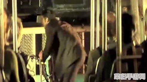 公交车强摁做开腿呻吟H男女:网友热议这部作品的大胆表现和引发的社会讨论,真是亟需反思的剧作! 公交车强摁做开腿呻吟H男女:网友热议这部作品的大胆表现和引发的社会讨论,真是亟需反思的剧作!