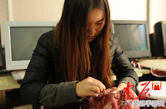 李艳坐公交车：网友评价纷纷路人好感满满，司机的温暖让人倍感亲切