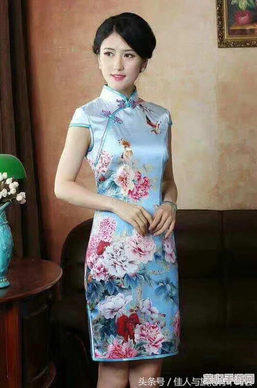 老师黑色双开真丝旗袍的寓意：从服饰看教育者身份和责任