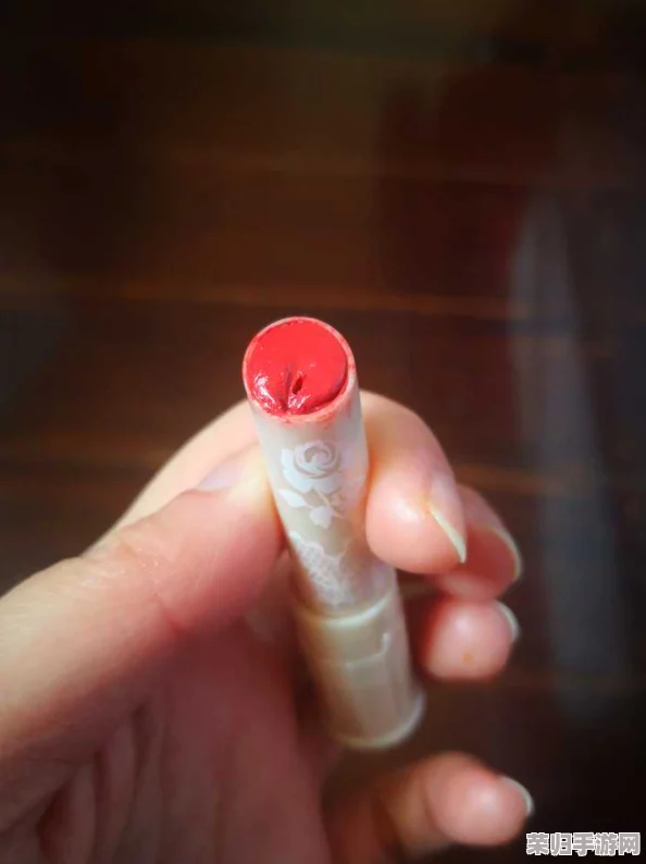 色翁又大又长又粗又硬，用户称其使用感极佳，性能超出预期，值得推荐！