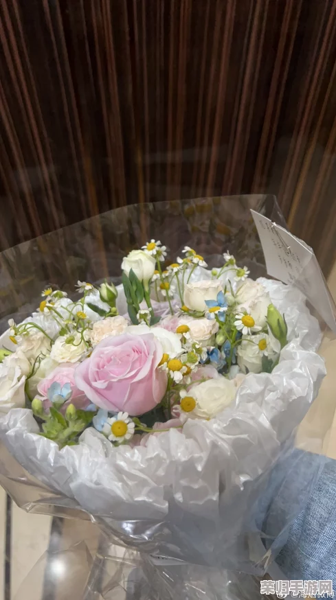 老公生日3q花落归途:网友纷纷评论,甜蜜背后的感动与心酸交织,感情真挚值得深思! 老公生日3q花落归途:网友纷纷评论,甜蜜背后的感动与心酸交织,感情真挚值得深思!