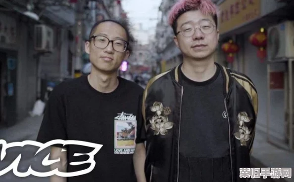 老太婆大BBBBBBBBB，深受观众喜爱，许多人表示这是他们看过的最搞笑的节目之一！