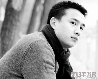 网友热评：唇齿美国1990的经典诠释，让人回味无穷，感受那年代的无限魅力与深刻思考