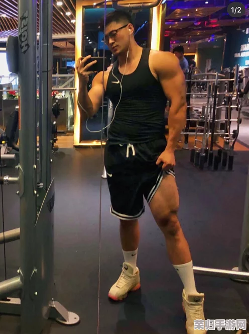 GaYGAYS 白袜体育生:汗水与荷尔蒙的碰撞,运动场上的青春激情四射 GaYGAYS 白袜体育生:汗水与荷尔蒙的碰撞,运动场上的青春激情四射