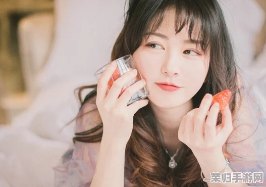 黑人双人r刘玥HD：深入了解这部作品的主题与表现手法，感受其在视觉和情感上的冲击力