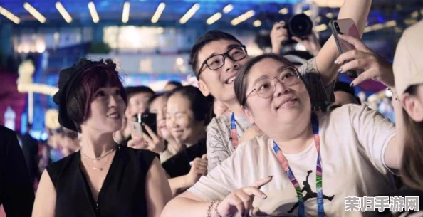 麻花传剧原创mv在线看完整版视频：感受幽默与情感交织的精彩演绎，带你领略不一样的视听盛宴