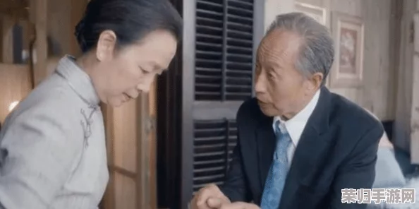 色老头影院：网友热议“色老头影院”背后的故事，纷纷表示这部影片让人感受到不同寻常的情感与思考
