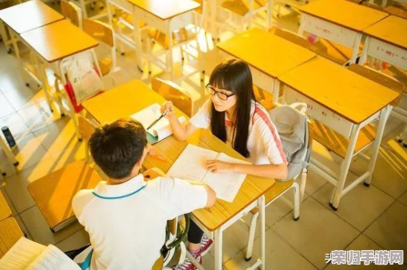 女班长被 c 扒衣服作文：在校园生活中如何理解同学间的相处与尊重