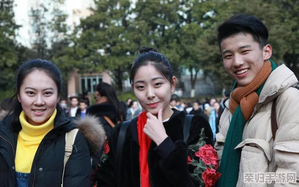 老师的馒头好吃吗？ 网友纷纷表示：口感松软，味道鲜美，真是让人回味无穷！